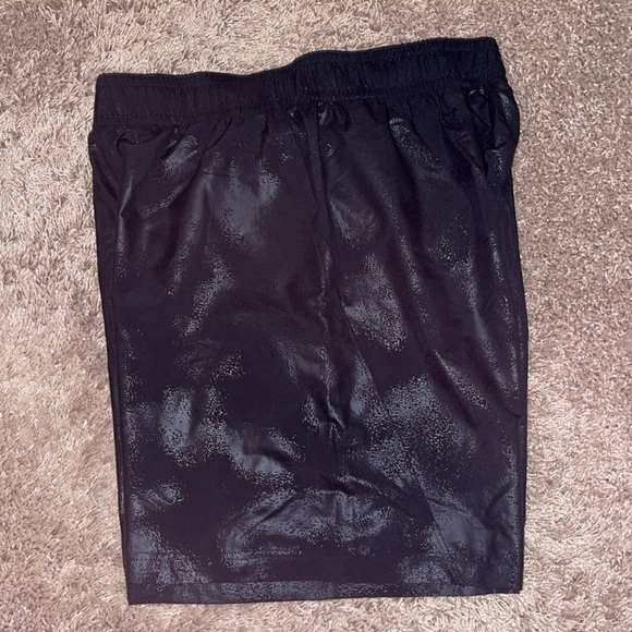 NWT black Under Armour nylon shorts size large - Picture 2 of 5